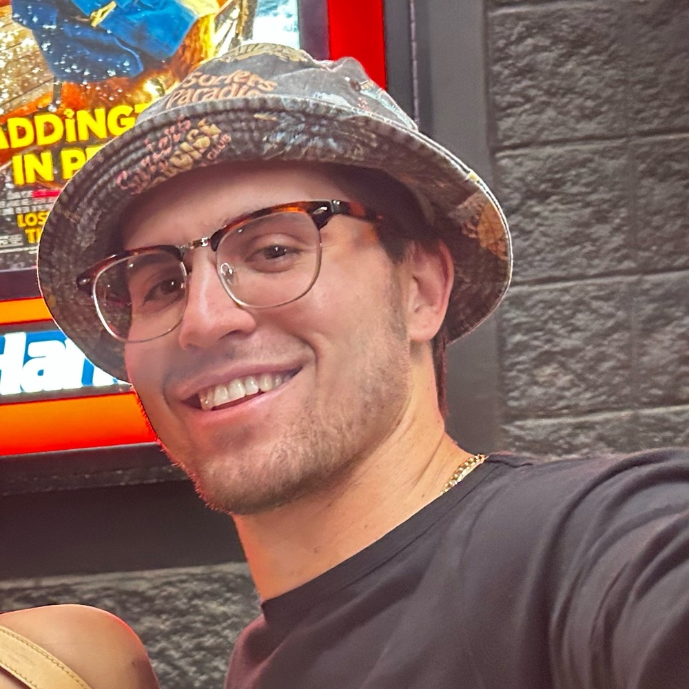 Meet your Posher, Elijah